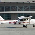hangarul armatei folosit ca terminal cargo la aeroport