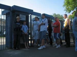 foto-video: sibienii au făcut coadă la bilete pentru gaz metan - fc timişoara