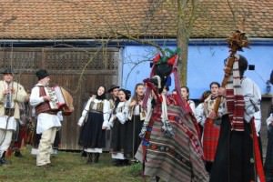 festivalul naţional al datinilor şi obiceiurilor în piaţa mare şi piaţa mică