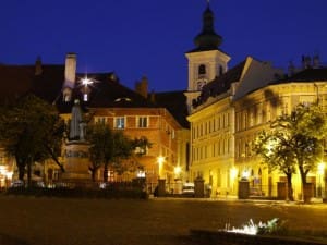 un neamț a dat în judecată primăria pentru că și-a stricat mașina în pilonii de acces în piața huet