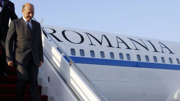 avionul lui basescu a aterizat de urgenta la sibiu