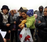 video foto – bucurie dăruită în prag de sărbători pentru zeci de copii și familii nevoiașe din sibiu. ne-au răsplătit cu zâmbete de fericire!