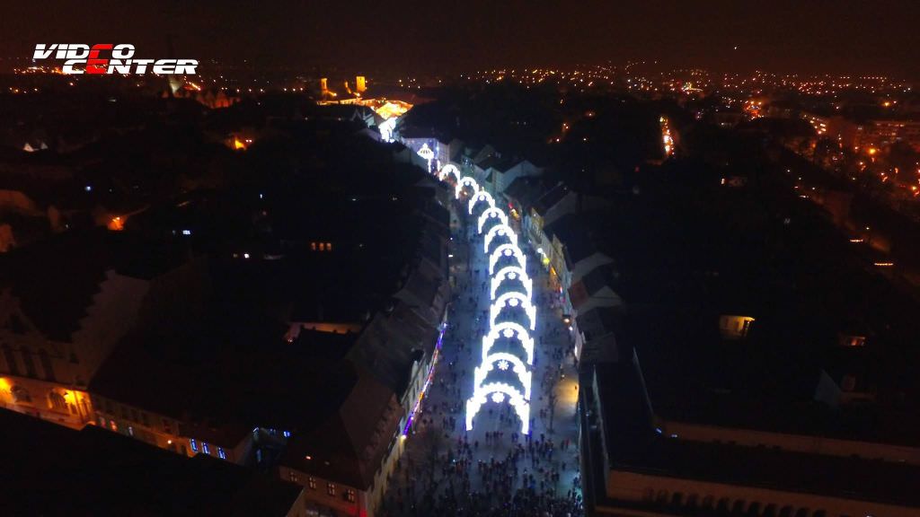 VIDEO FOTO A început Sibiu Lights and More. Atmosferă de vis în centru! (Programul complet) foto: videocenter-sibiu.ro