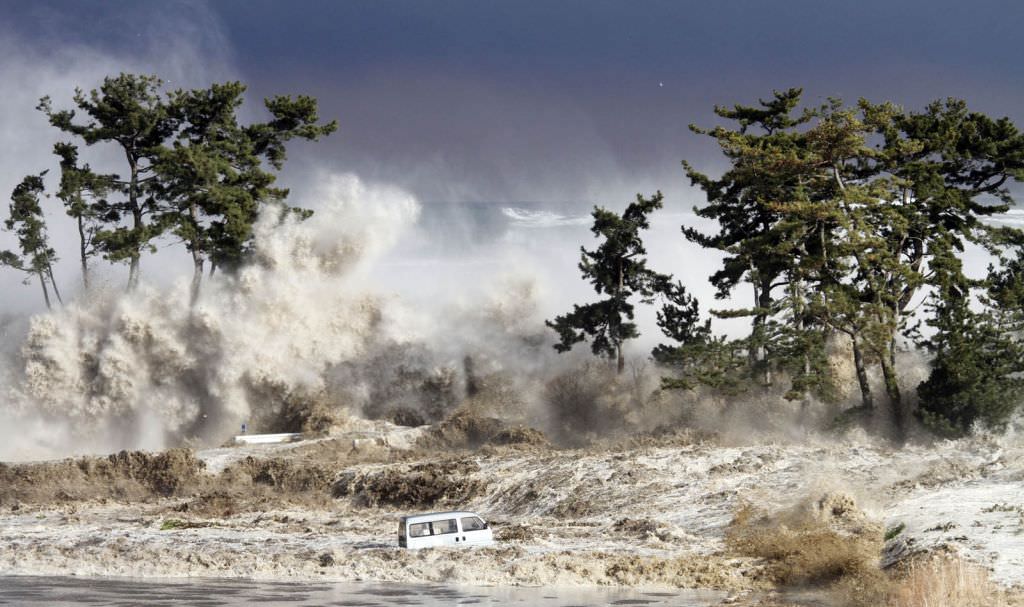 alertă de tsunami după un cutremur puternic - valuri de trei metri