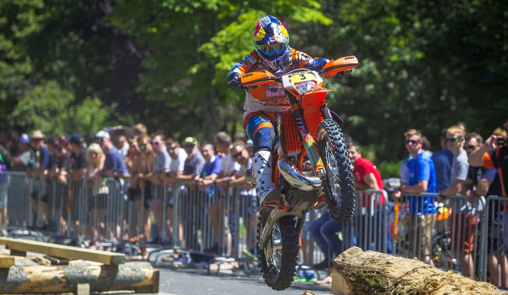 video – începe cel mai dur prolog din seria mondială de hard-enduro. start pentru red bull romaniacs 2016