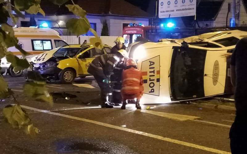 polițist sibian anchetat după ce a intrat cu mașina pe interzis și a lovit un taxi pe goga