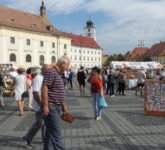 foto - târgul olarilor, o ediție de excepție în piața mare a sibiului. sute de meșteri olari la sibiu