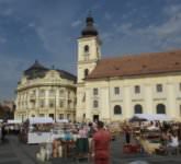 foto - târgul olarilor, o ediție de excepție în piața mare a sibiului. sute de meșteri olari la sibiu