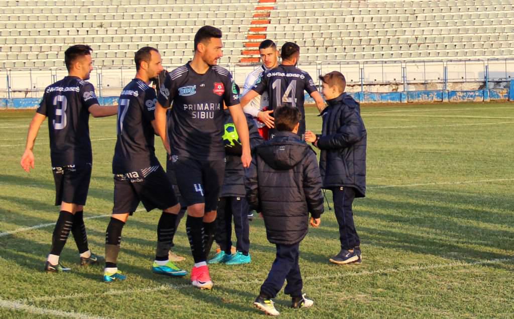 fc hermannstadt joacă duminică în deplasare cu cs balotești