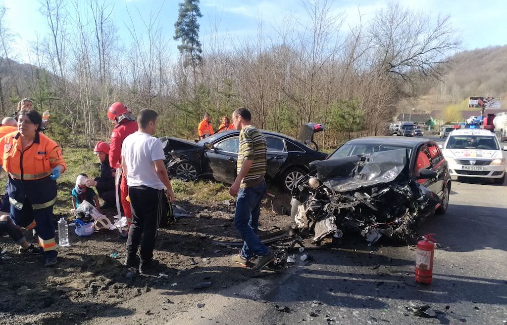 video foto - accident groaznic în vâlcea. un copil mort și cinci răniți