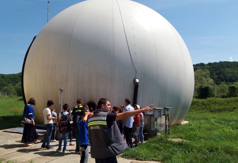 alertă la stația de epurare a sibului - copiii au văzut ce aruncă sibienii în canalizare