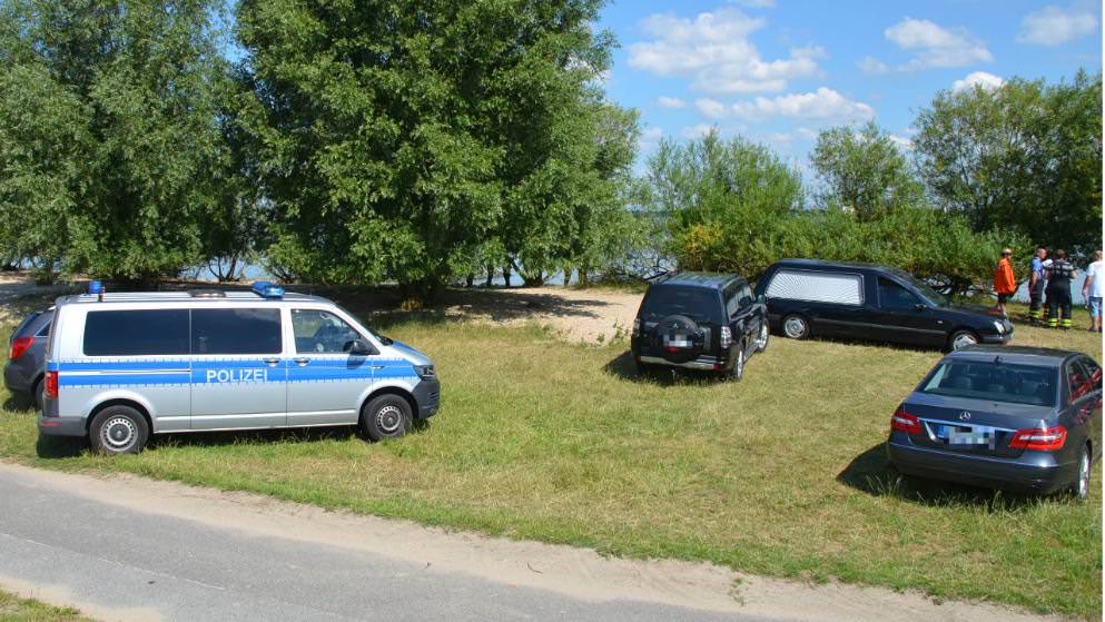 UPDATE FOTO: Doi sibieni s-au înecat în fluviul Elba, la Hamburg - Erau în ziua lor liberă de la cules de fructe update foto: doi sibieni s-au înecat în fluviul elba, la hamburg - erau în ziua lor liberă de la cules de fructe