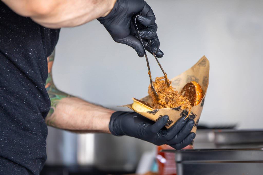 festin culinar la ”foodie – street food cuisine”. pe cea mai frumoasă stradă din sibiu