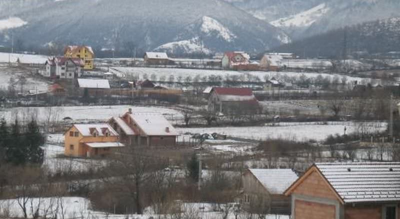 drum de acces pentru ”locuitorii de vacanță” de la tropinii noi