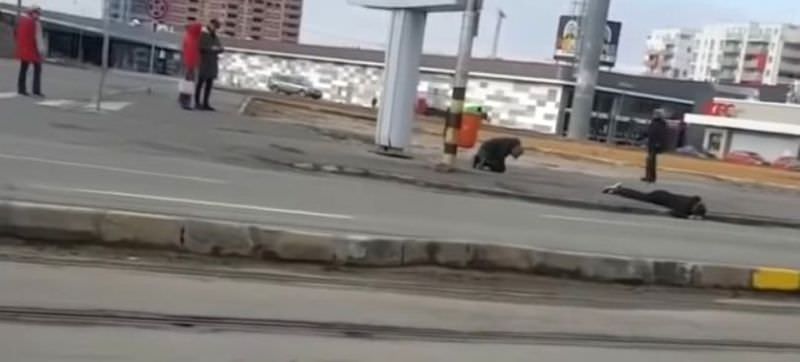 video drogul zombie consumat de tineri la oradea. imagini terifiante