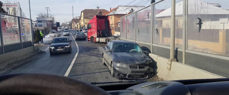foto accident cu trei mașini pe calea șurii mici