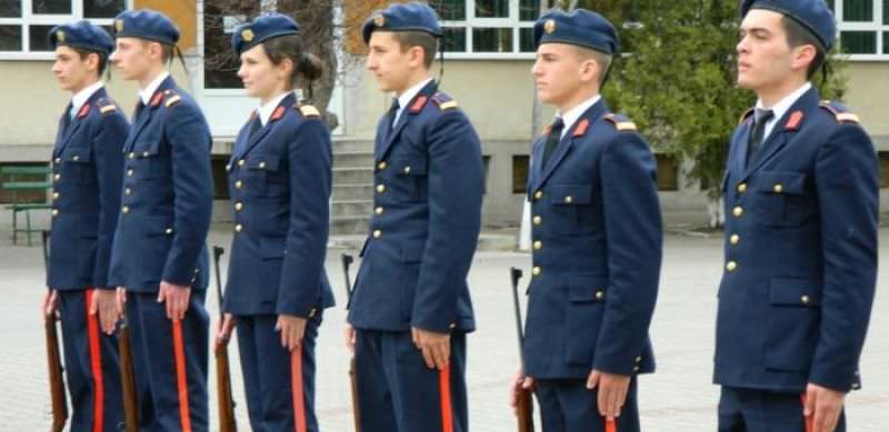 tinerii din sibiu pot să își depună dosarele pentru admiterea la liceele militare