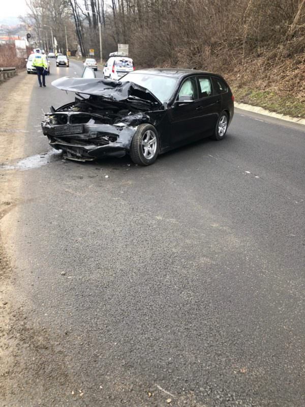 video foto - mamă și fiică rănite într-un accident cu trei victime pe dn14 la ieșirea din mediaș