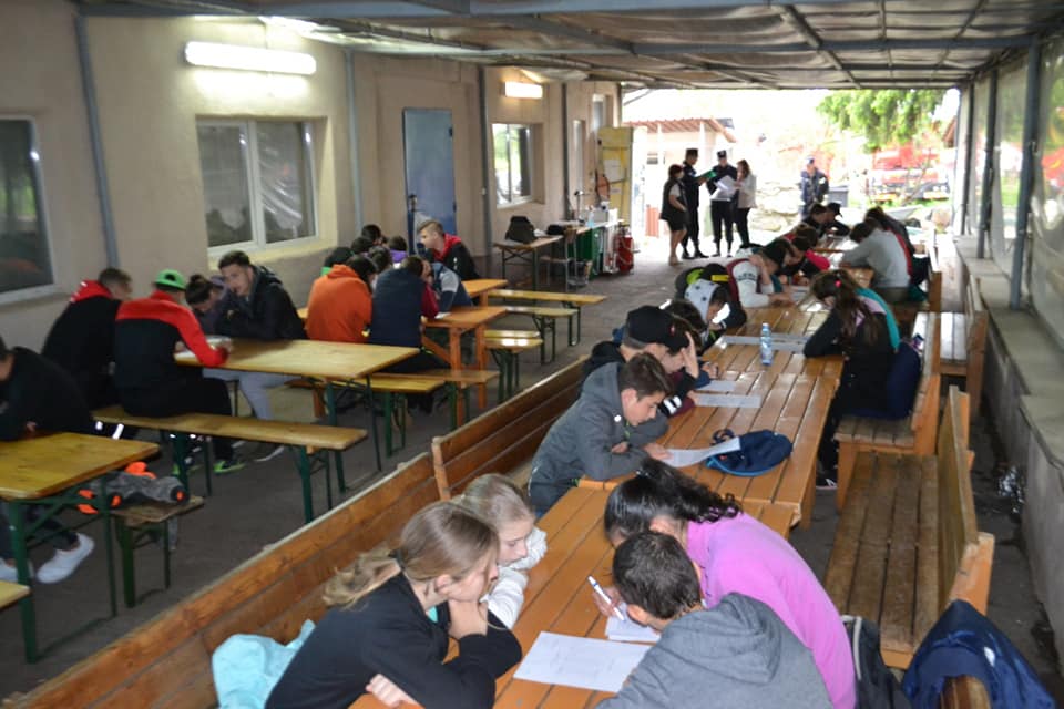 FOTO Pompieri pentru o zi - Elevii sibieni apreciați pentru curaj și îndemânare foto pompieri pentru o zi - elevii sibieni apreciați pentru curaj și îndemânare