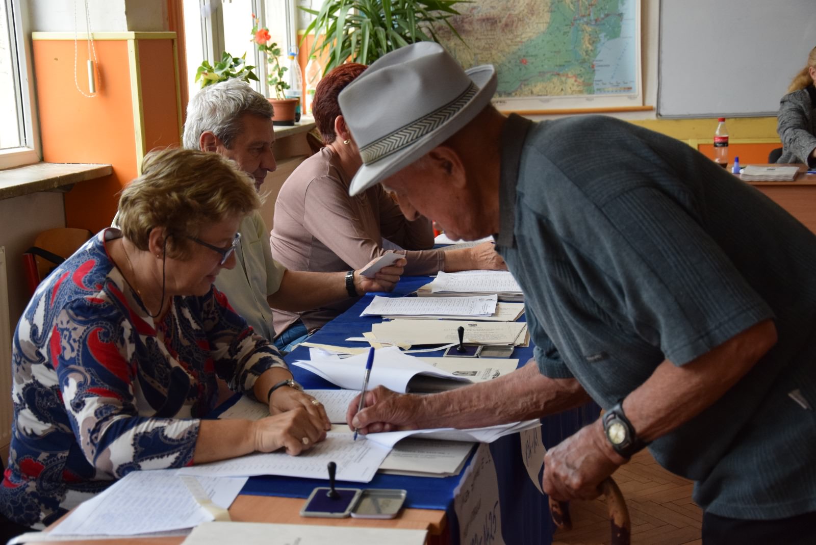 topul prezenței la vot la sibiu - păltiniş, romaneşti şi sibiel, fruntase - jina e la coadă