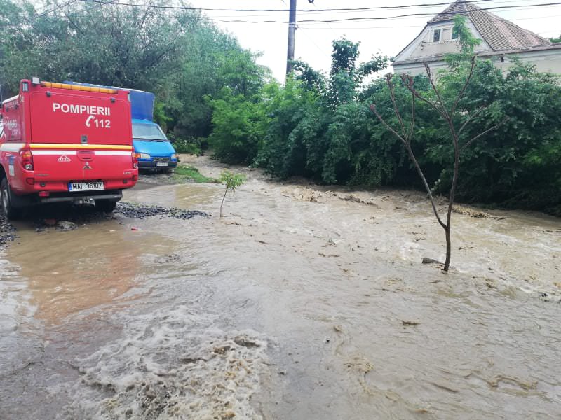 cod portocaliu de inundaţii în nouă judeţe - la sibiu este cod galben