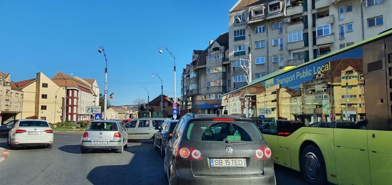 video foto aglomerație la noul mall. sibienii preferă shopping-ul în loc să meargă la vot
