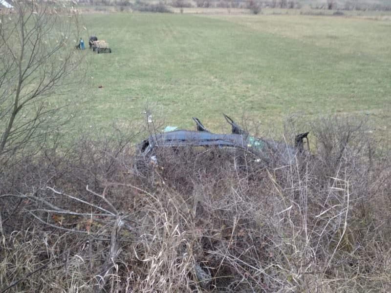 update foto accident cu cinci victime între vurpăr și rosia - o mașină s-a răsturnat în șanț