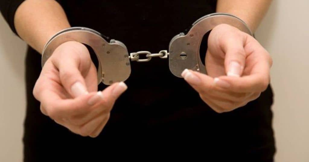 furt din locuințe la sibiu - o femeie și-a făcut „cumpărăturile” pentru paști