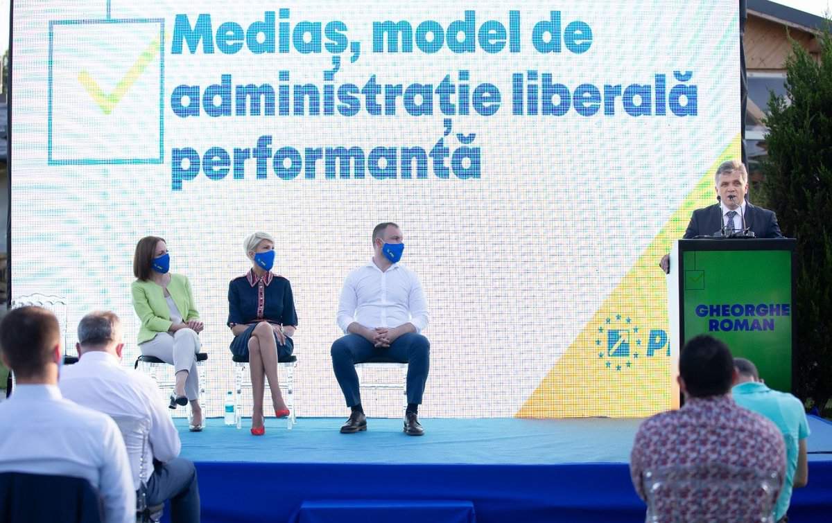 foto - pnl sibiu și-a prezentat oficial candidații pentru alegerile locale