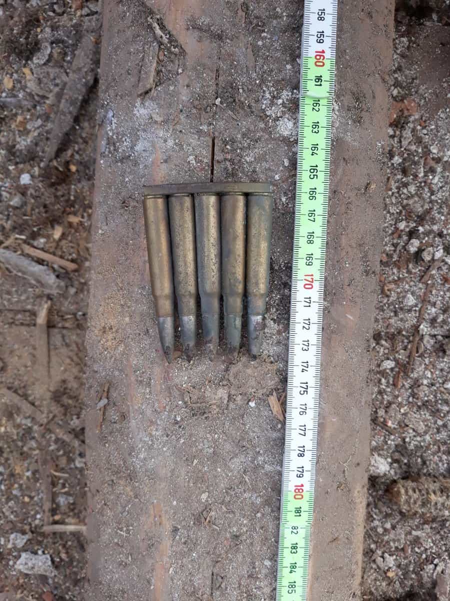 muniție de peste 80 de ani, găsită într-o curte din orlat