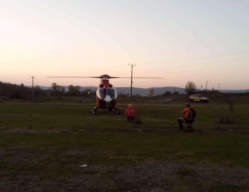 update video victimă rănită în munții făgăraș - e preluată cu elicopterul