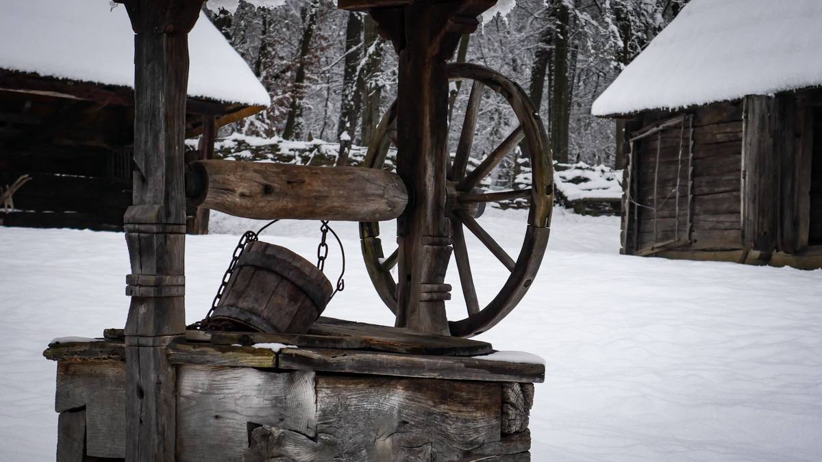 VIDEO FOTO: Feerie în Muzeul în Aer Liber - Cadru de basm în miezul iernii video foto: feerie în muzeul în aer liber - cadru de basm în miezul iernii