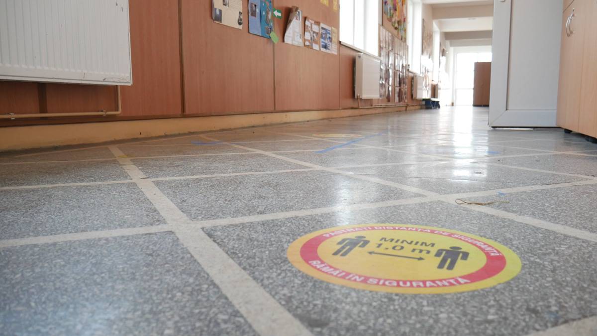 REPORTAJ VIDEO la Școala I.L. Caragiale - Am făcut traseul urmat de elevi la revenirea în bănci reportaj video la școala i.l. caragiale - am făcut traseul urmat de elevi la revenirea în bănci