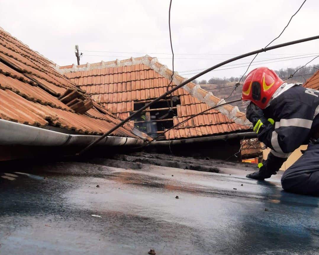 incendiu la acoperișul unei case din mediaș