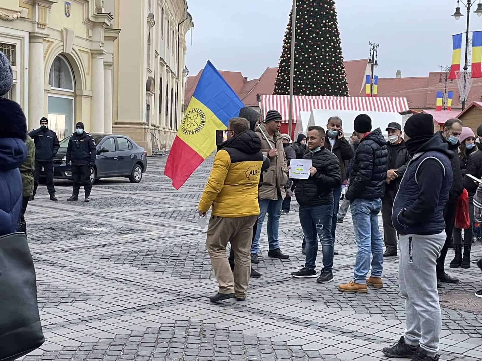 video foto: protest în piața mare împotriva vaccinării și certificatului verde - „stop psihoza”
