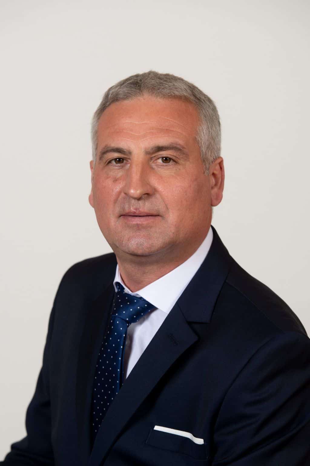 topul parlamentarilor sibieni în 2022 - dan barna, printre cei mai harnici - la polul opus, gheorghe cătană de la aur