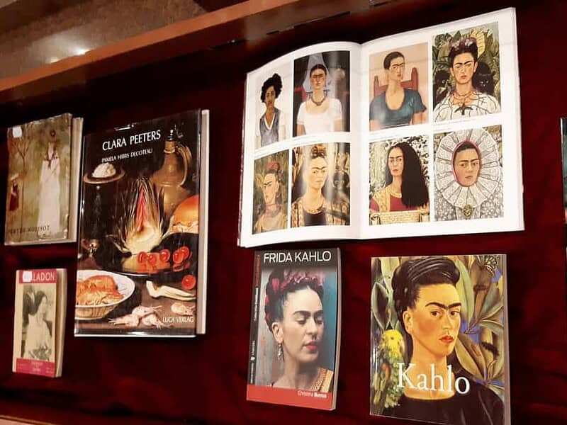 „femeia, creatoare de artă și frumos” - expoziție la biblioteca astra