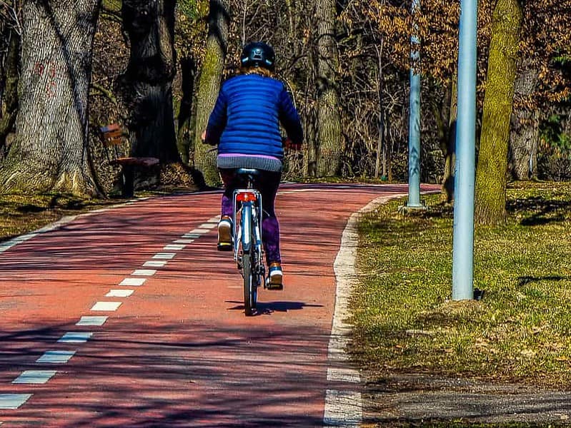 cum circulăm corect cu bicicleta și trotineta prin oraș - polițiștii sibieni: „foarte mulți nu cunosc regulile”