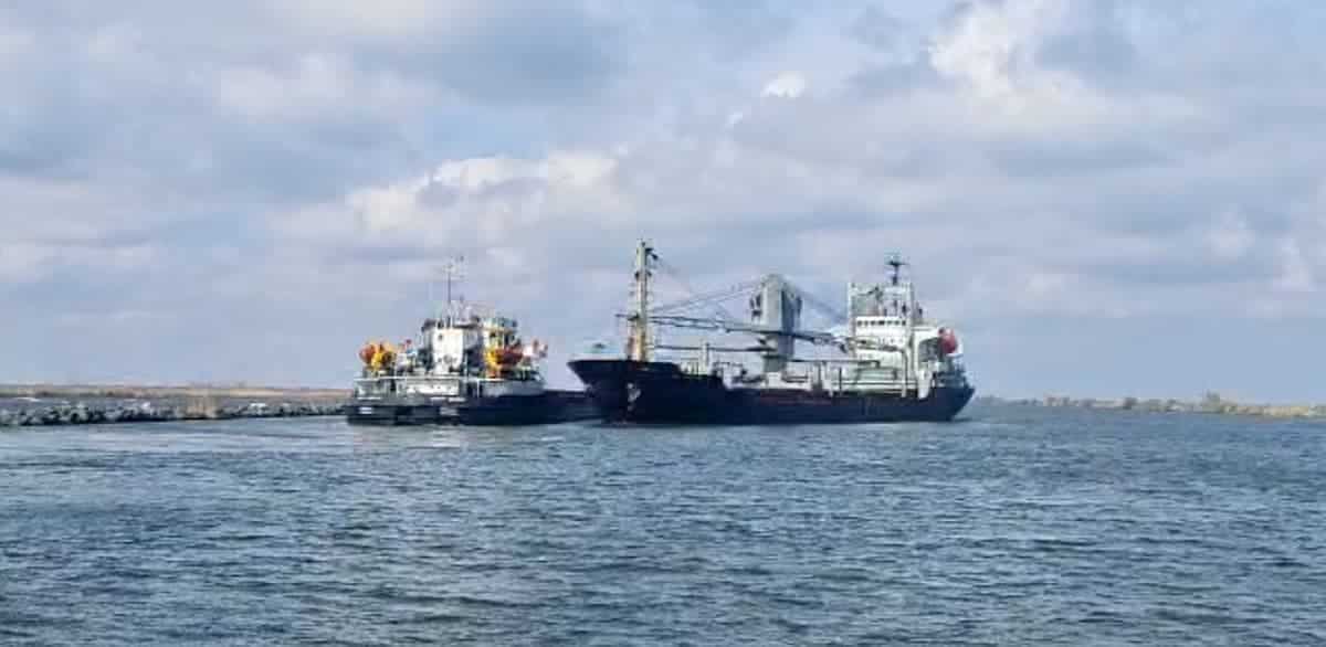 video două nave s-au ciocnit pe canalul sulina