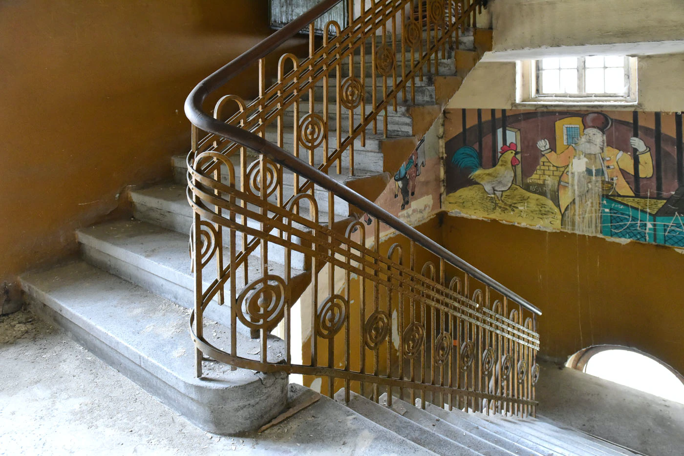 Frumoasele clădiri părăsite ale Sibiului - Adevărate opere de artă arhitectonică lăsate în paragină frumoasele clădiri părăsite ale sibiului - adevărate opere de artă arhitectonică lăsate în paragină