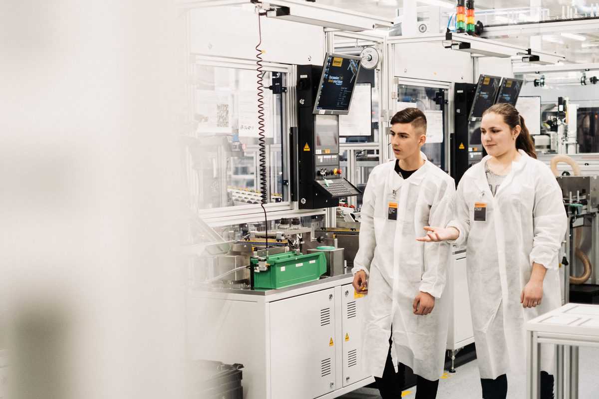 continental înființează trei clase noi de învățământ dual - fodor: "aici nu vorbim de planuri și dorințe, vorbim de rezultate concrete"