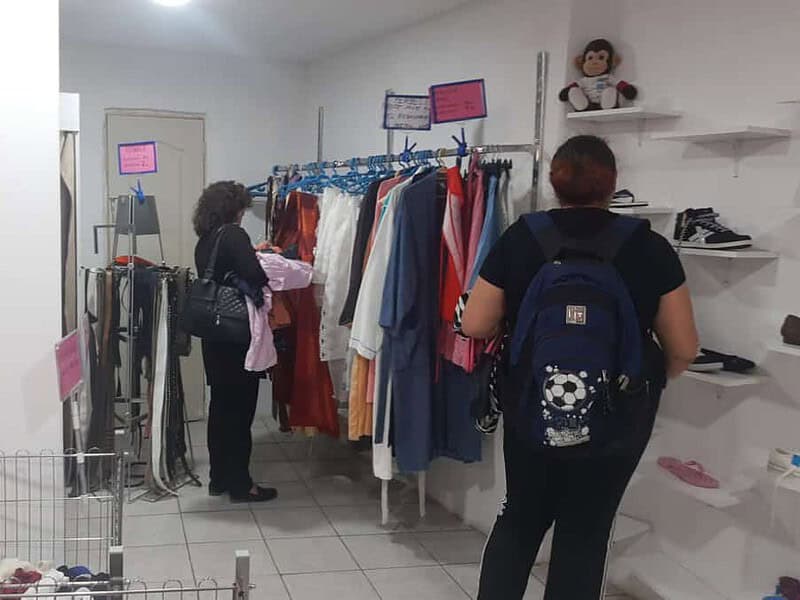 magazinele ”second hand” din sibiu nu mai au clienți - proprietar: „am vrut să închid, dar nu am ce face cu marfa”