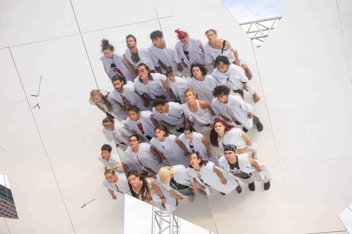 dansatorii de la teatrul ”radu stanca”, la repetițiile pentru premiera spectacolului people power pertenership