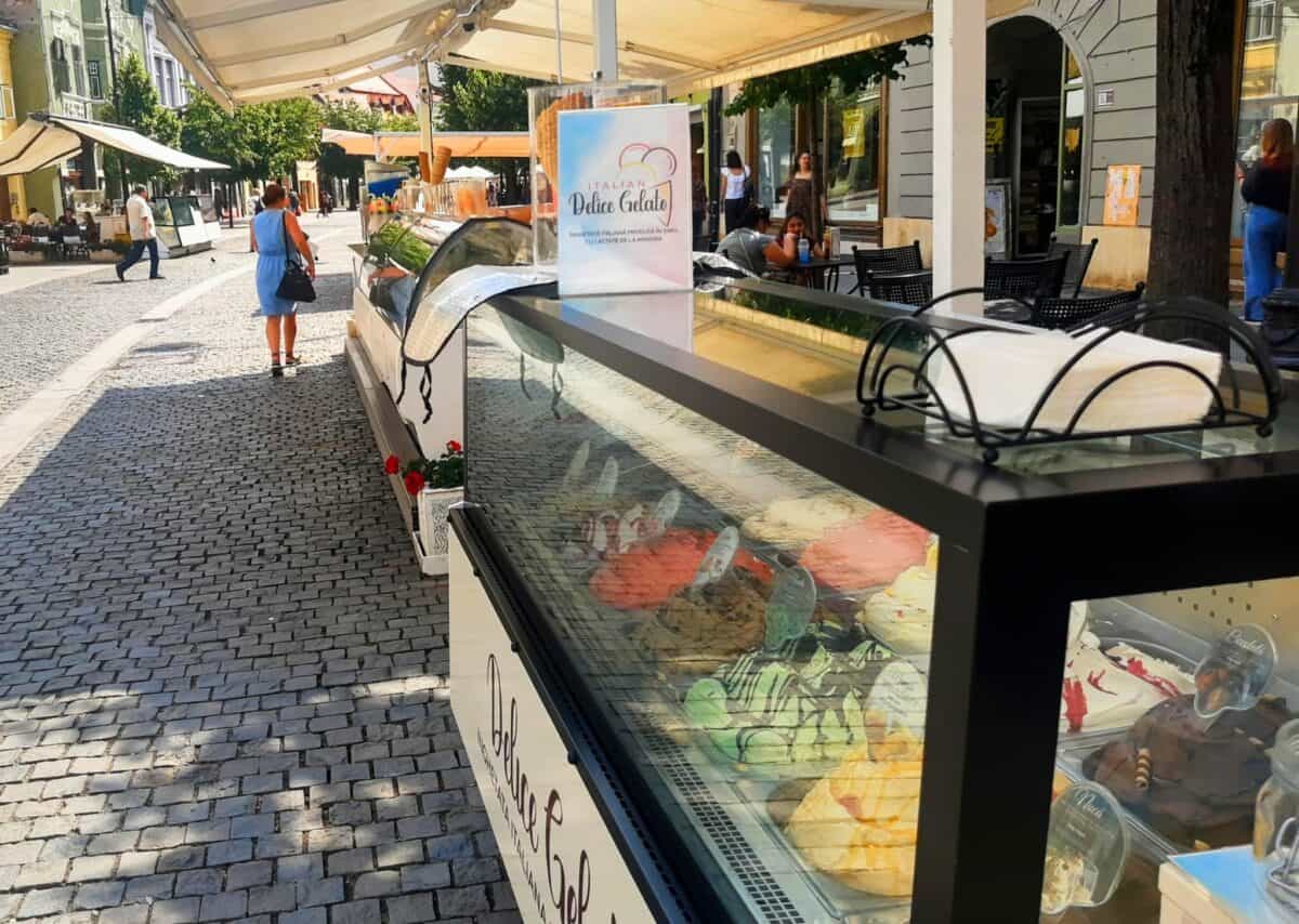scandalul tonetelor de înghețată „s-a mutat” în consiliul local. comercianții rămași pe dinafară bat obrazul primăriei. fodor: „nu mai vorbim de anii trecuți” (video)