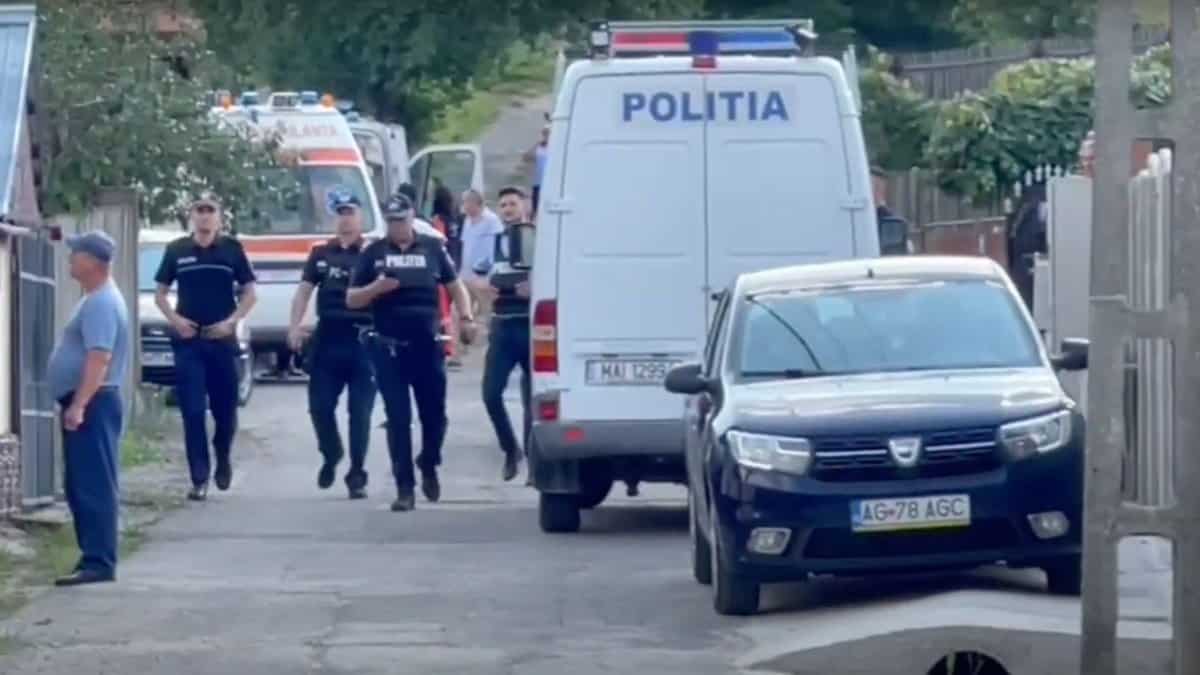 video cinci oameni găsiți morți intr-o casă - un bărbat și-a ucis toată familia