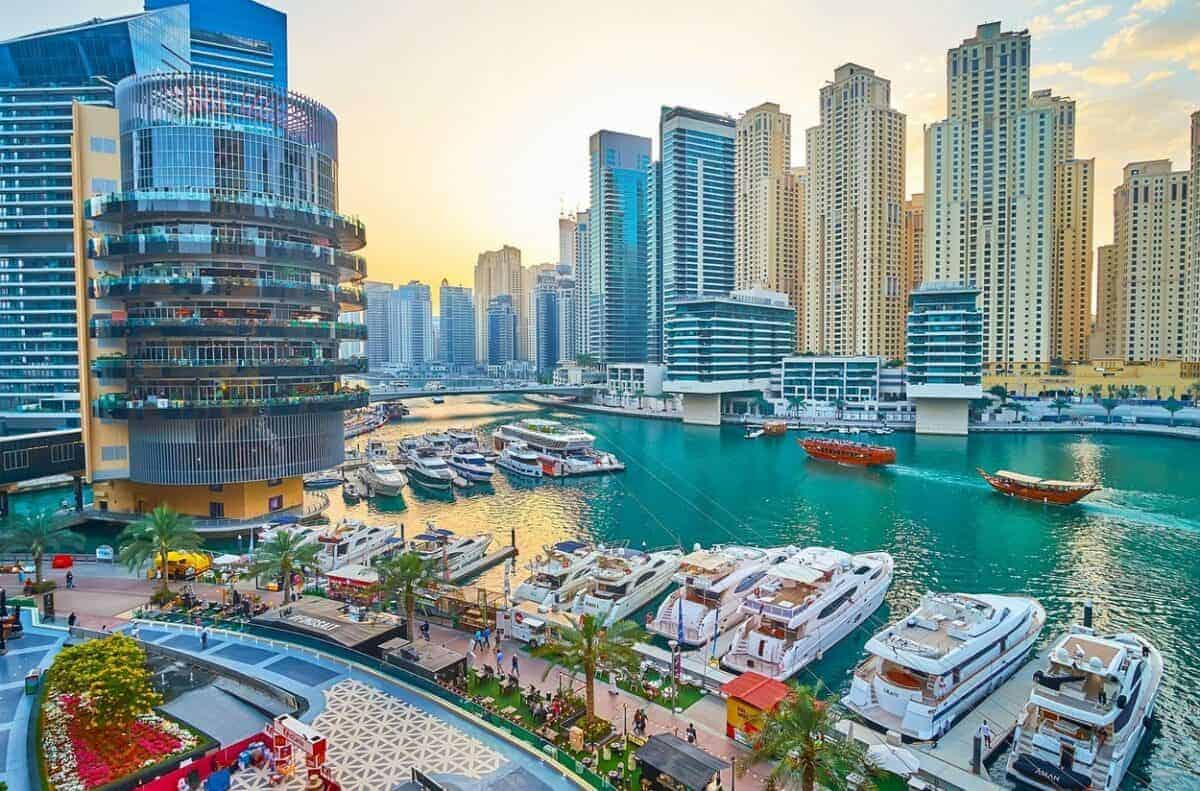 tot mai mulți români caută case în dubai - prețul unui apartament poate ajunge până 8,2 milioane de euro