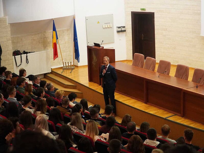 comisii de analiză şi sancţiuni dure, în noul cod de etică şi deontologie universitară