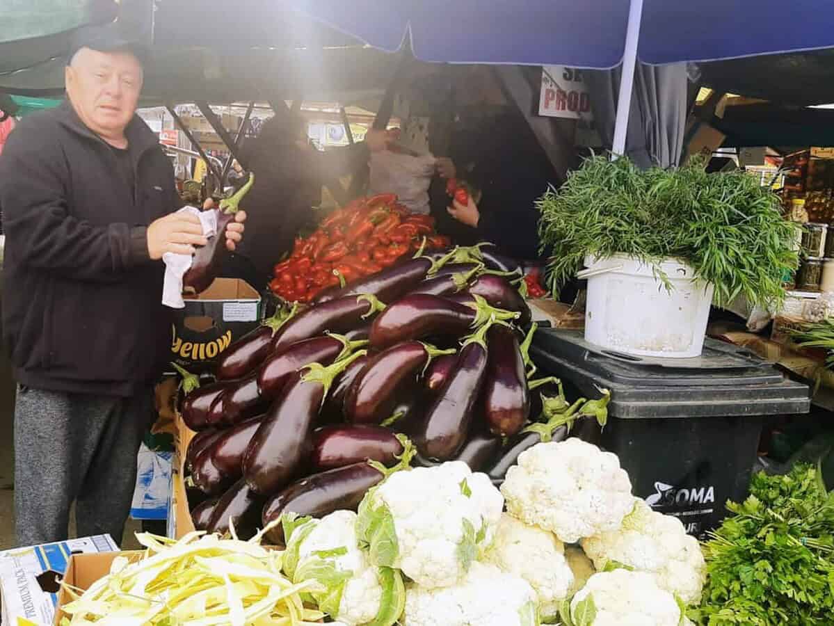 video foto sezonul murăturilor - prețuri în piața cibin - oferta e bogată, dar cumpărătorii sunt cumpătați