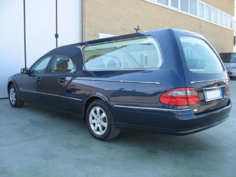ofertă halucinantă primită de o sibiancă pe bla bla car - să meargă cu dricul lângă un mort