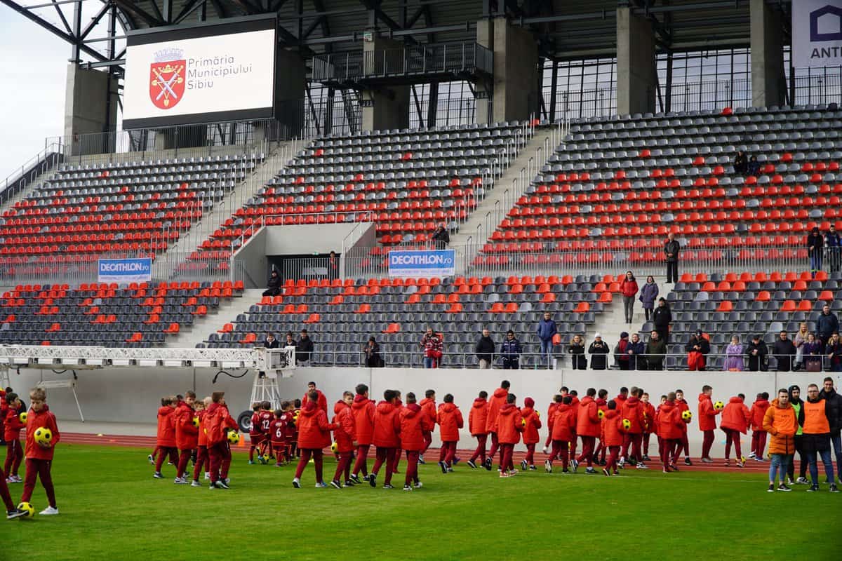 video foto: stadionul municipal a fost redeschis - cum arată „bijuteria” sibiului de peste 200 milioane lei